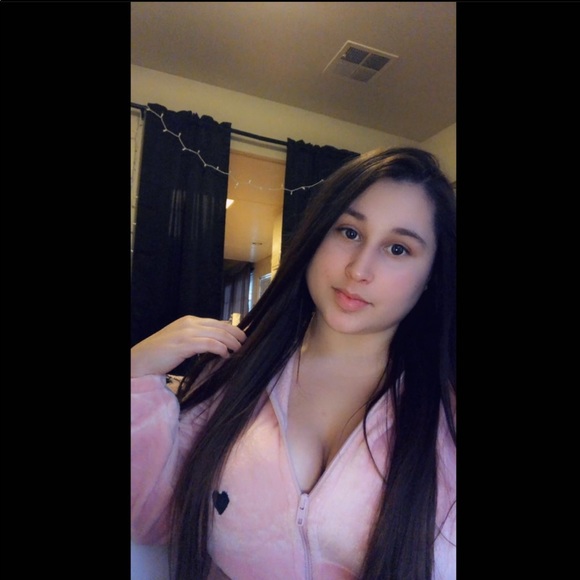 Meet your Posher, Sylvia - Picture 2 of 4